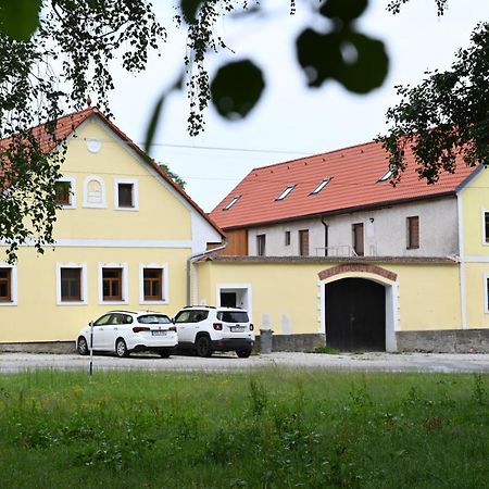 Penzion Mezi Radky Jindřichův Hradec Extérieur photo