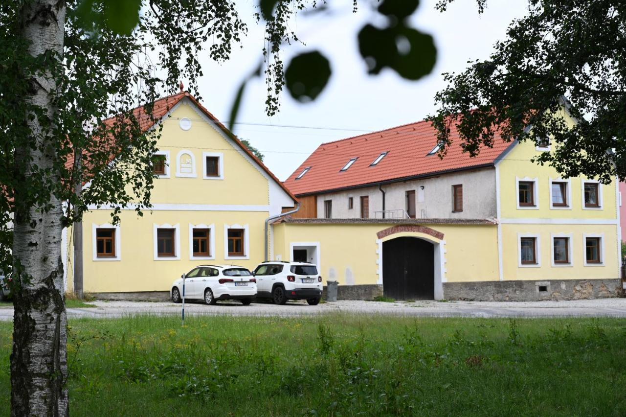 Penzion Mezi Radky Jindřichův Hradec Extérieur photo